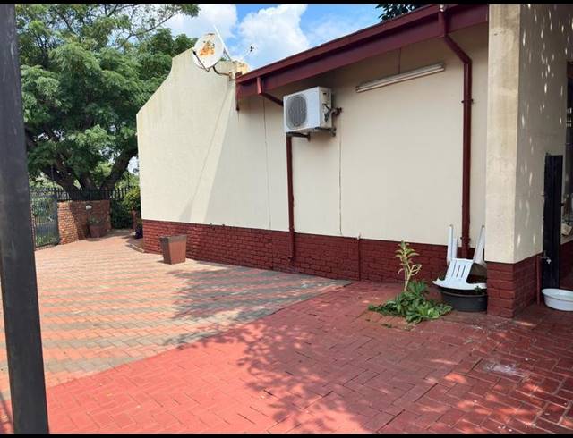 2 BEDROOM HOUSE FOR SALE IN LAUDIUM